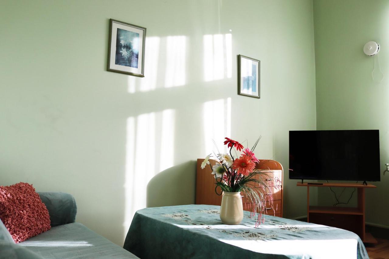 Hostel Louna Пярну Экстерьер фото